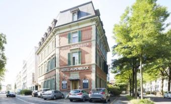 Alpenblick Bern - Kind of a Hotel