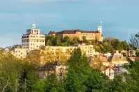 AB Ljubljana - Breg Apartments Các khách sạn ở Center District