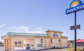Days Inn by Wyndham Byron