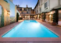 DoubleTree by Hilton Campbell - Pruneyard Plaza - Pools