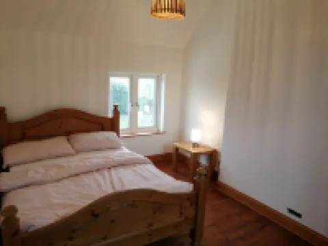 4 Bed House - Sleeps 10 - Pets - Parking - Wifi Hotels in Sutton