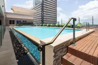 Blossom Hotel Houston, Curio Collection by Hilton - Rooftop Pools