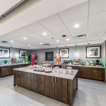 Hampton Inn and Suites Pryor
