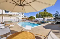Homewood Suites by Hilton - Oakland Waterfront - Pools