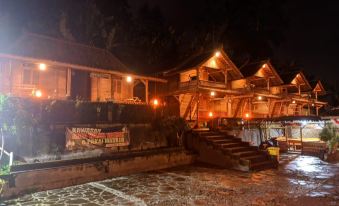 Hollymoon Kampoeng Goetji 1930 - Housity