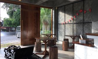 Vish Hotel and Cafe