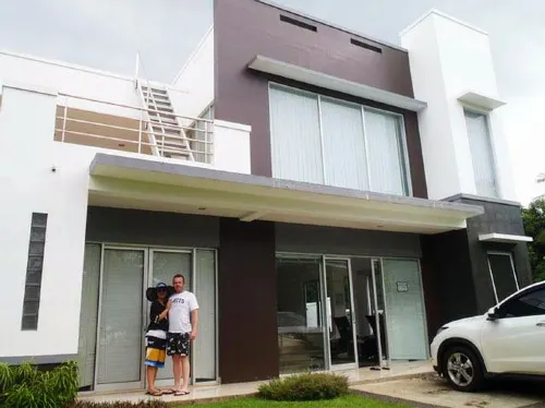 Villa Kaca Hotels in Panimbang