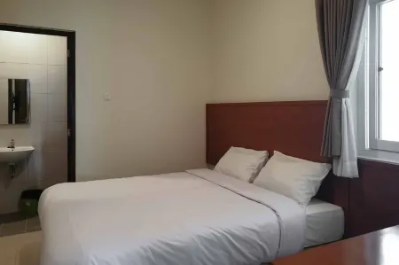 Sharon Guest House Отели в г. Andir