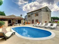 Holiday Home in Barban with Private Pool - Swimmingpools