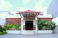 Nova Guesthouse Syariah Hoteller i Arjosari