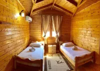 Ramis Hotel & Outdoor Sports Center Hotels near Kanion Langarica