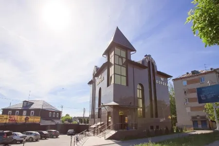 Корона Отели рядом с достопримечательностью «Ульяновская Экспедиция Поволжского Филиала Государственной Инвентаризации Лесов»