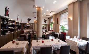 Hotel Ristorante Sempione - Housity