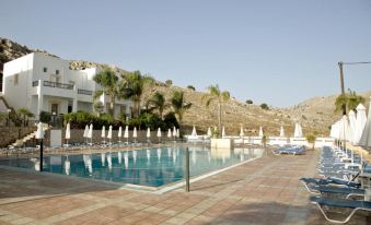 Maris Lindos Suites & Apartments