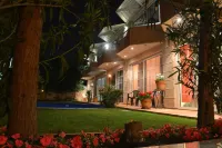 Aloha Luxury Apartments - Parking