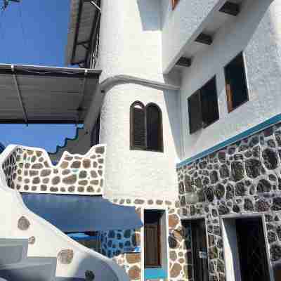 Maidith Galapagos Inn Hotel Exterior