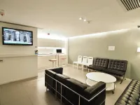 60 West Hotel Hotels in Гонконг