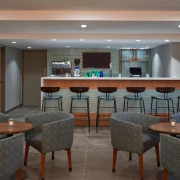 Fairfield by Marriott Montreal Downtown Отели рядом с достопримечательностью «Центральный автобусный вокзал»