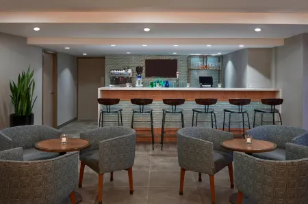 Fairfield by Marriott Montreal Downtown Отели рядом с достопримечательностью «Университет Квебека в Монреале»