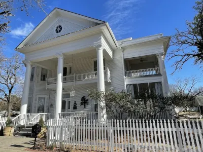 Oaklea Mansion Bed and Breakfast Hotel di Winnsboro