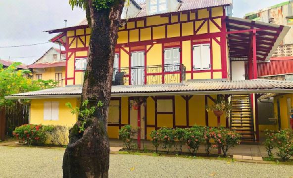 Eclipse la Belle Etoile - Housity