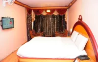 Hotel Venus Hotels near Sri Ayyappan Temple
