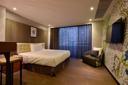 3 Door Hotel