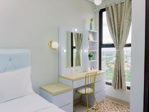 Restful and Comfortable Studio Transpark Bintaro Apartment