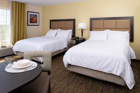Candlewood Suites Olathe - Kansas City Area Отели рядом с достопримечательностью «Парк Фриско Лейк»
