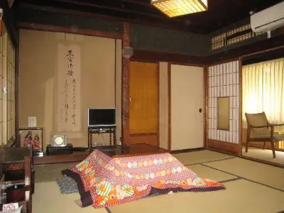 最上屋旅館〈山形縣酒田市〉 三居稲荷神社附近的飯店