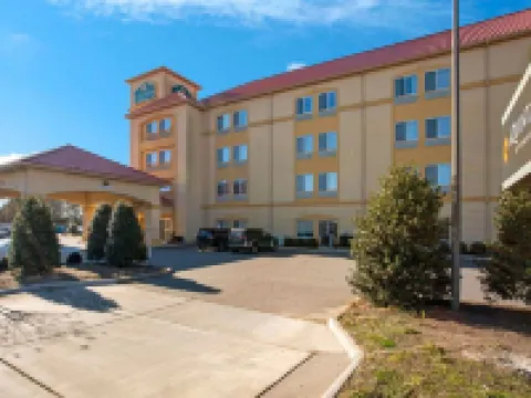 La Quinta Inn & Suites by Wyndham Norfolk Hotels in Norfolk