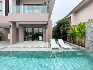 Southern Peak Pool Villa Huay Yai Pattaya