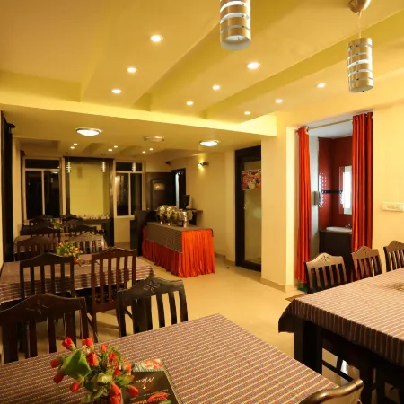 Hotel Emerald Inn