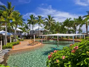 Coral Sands Beachfront Resort