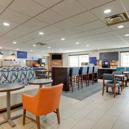 Holiday Inn Express & Suites I-95 CAPITOL BELTWAY-LARGO by IHG