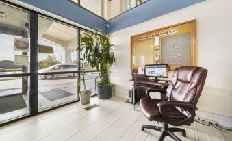 Baymont by Wyndham Muncie Near Ball State University