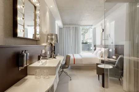 Ruby Ella Hotel Cologne Отели рядом с достопримечательностью «Kranhauser im Rheinauhafen»