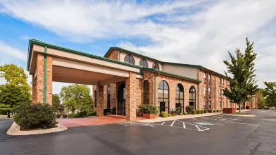 Best Western Music Capital Inn Hotels near The SKY Deck at Parakeet Pete's Waterfront Zipline
