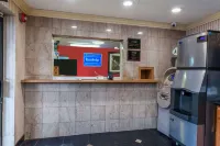 Travelodge by Wyndham Jersey City - 2-Star