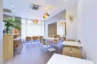 Kyriad Paris 18 - Porte de Clignancourt - Montmartre - breakfast