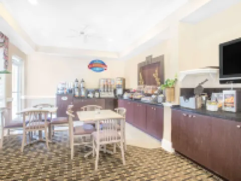 Baymont by Wyndham Crestview Hotels in Crestview