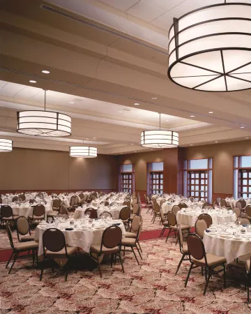 The Blackwell Inn and Pfahl Conference Center Отели в г. Колумбус