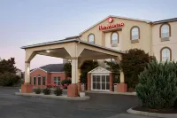 Ramada by Wyndham Elizabethtown - parkir