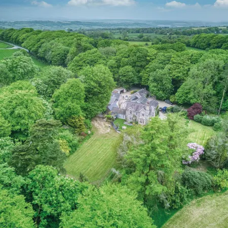 Hill House Country Estate - Princes Gate