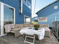 Rietwoning 16 Hotels in Anjum