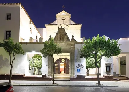 Crisol Monasterio de San Miguel Отели рядом с достопримечательностью «Плайя де ла Пунтилья»