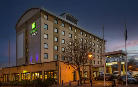 Holiday Inn Express London - Wandsworth Отели рядом с достопримечательностью «Стретэм Коммон»