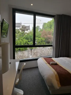 Hôtel de la Seine Các khách sạn ở Saint-Gratien