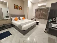 Hotel Shri Anand Dham 100 M from Shrinathji Temple Hotels in Натхдвара