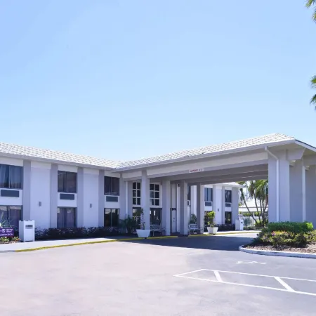 Clarion Inn & Suites Across from Universal Orlando Resort